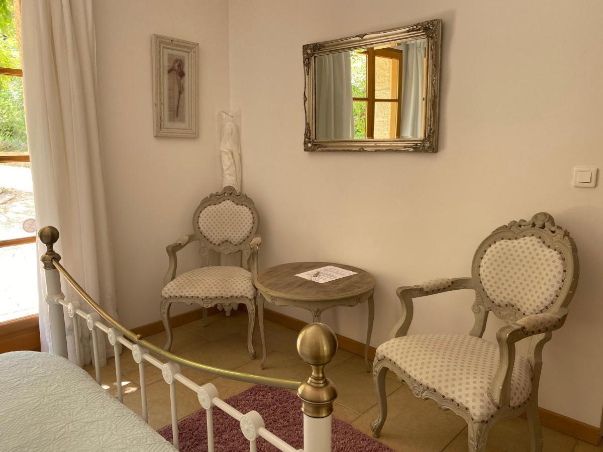 Bed and Breakfast Les Jonquilles Домм Екстер'єр фото